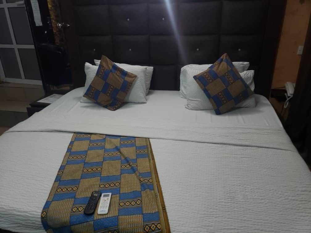 Tega Suites อีเคจา ภายนอก รูปภาพ